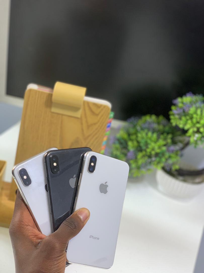 iPhone X